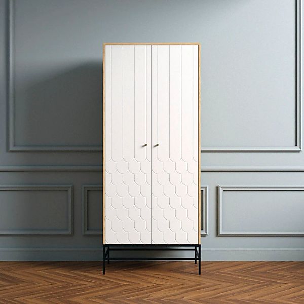 andas Drehtürenschrank, Fräsungen in den Fronten, goldene Griffe günstig online kaufen