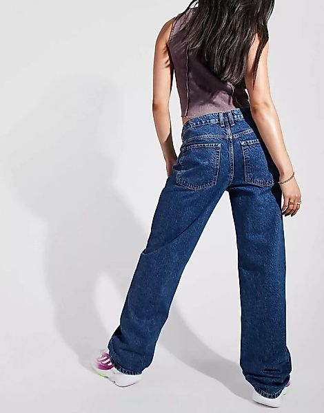 ASOS DESIGN – Weite Boyfriend-Jeans aus Bio-Baumwollmix mit niedrigem Bund günstig online kaufen