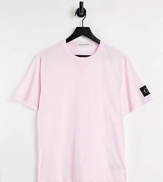 Calvin Klein Jeans – T-Shirt mit Monogramm-Aufnäher in Rosa, exklusiv bei A günstig online kaufen