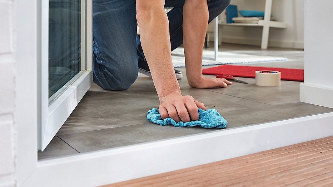 tesa Doppelklebeband REMOVABLE Verlegeband (Packung, 1-St) Gewebeklebeband günstig online kaufen