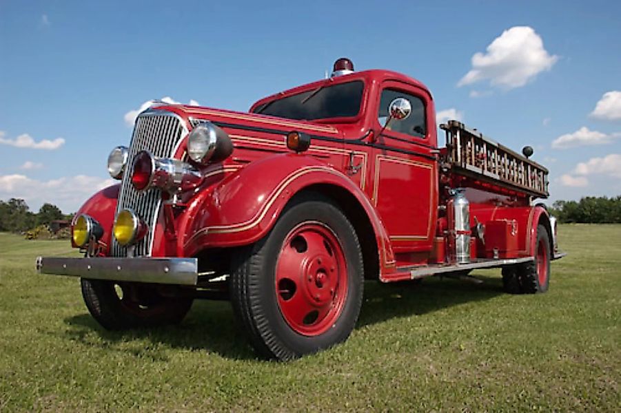 Papermoon Fototapete »Vintage Feuerwehrauto« günstig online kaufen