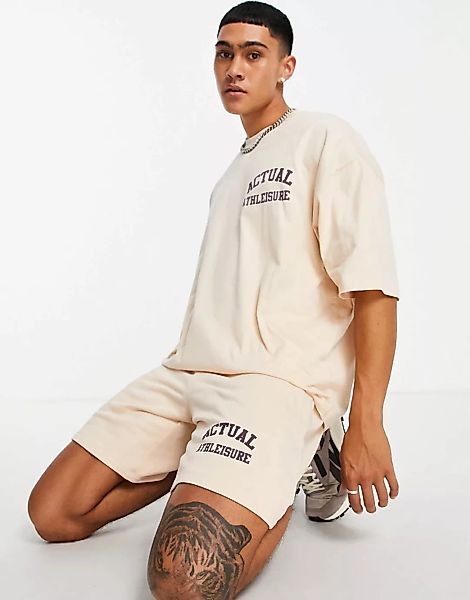 ASOS – Actual – Athlesiure – Lockere Shorts in Sand mit Logoprint, Kombitei günstig online kaufen