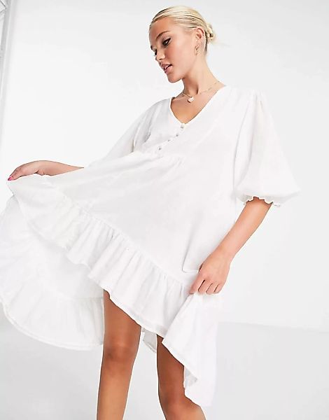 In The Style x Lorna Luxe – Gestuftes Mini-Hängerkleid in Weiß mit Schnürun günstig online kaufen