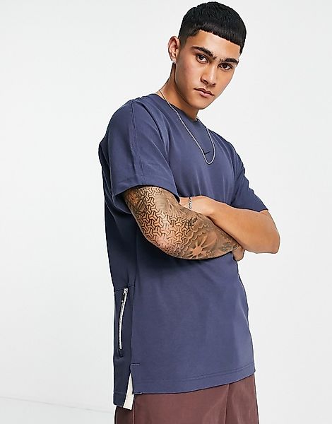 Nike – Schweres, hochwertiges T-Shirt mit kastigem Schnitt in Marineblau günstig online kaufen