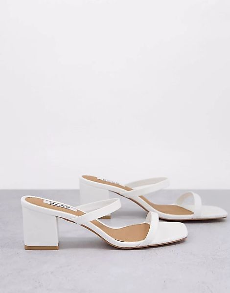 NA-KD – Sandalen mit eckiger Zehenpartie und zwei Riemen in Weiß günstig online kaufen