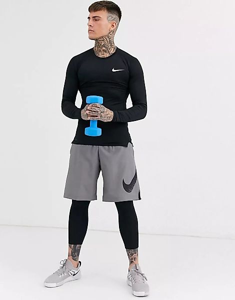Nike – Pro Training – Langärmliges, leichtes Oberteil in Schwarz günstig online kaufen