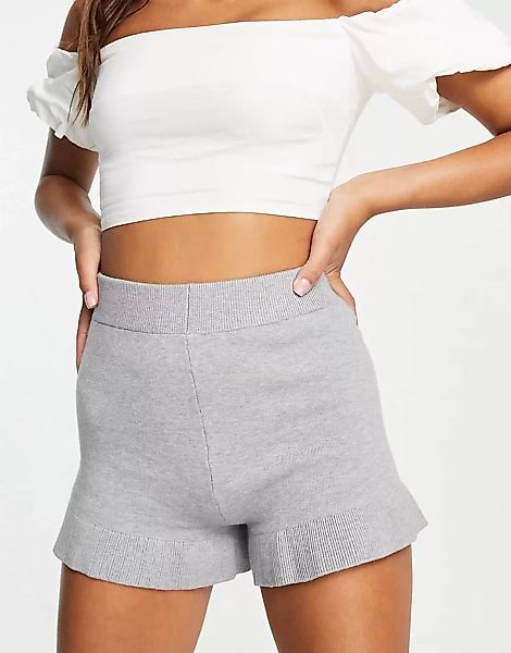 Lipsy – Lounge-Shorts in Grau mit Rüschendetail günstig online kaufen
