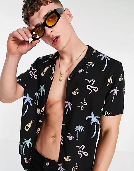 ASOS DESIGN – Legeres Sommerhemd in Schwarz mit Reverskragen und tropischem günstig online kaufen