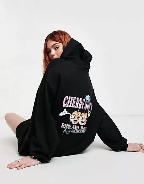 ASOS DESIGN – Mini-Sweatshirtkleid in Schwarz mit Kapuze und „Cherry Sweet” günstig online kaufen
