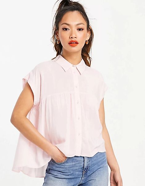 ASOS DESIGN – Gesmoktes Hemd mit nach hinten abfallendem Saum in Rosa günstig online kaufen