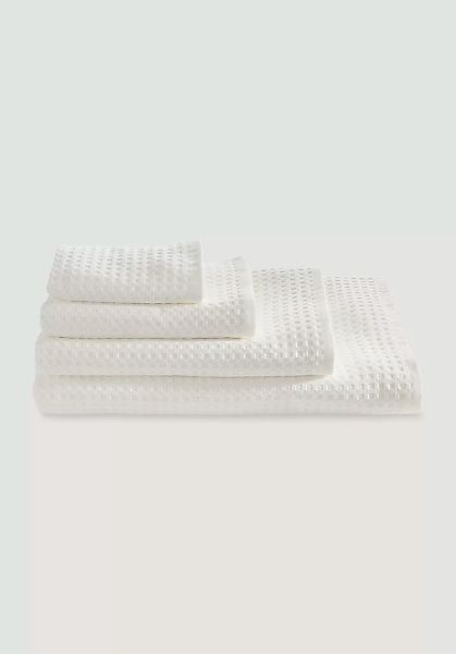 hessnatur Waffelpiqué-Handtuch aus Bio-Baumwolle - weiß - Größe 67x140 cm günstig online kaufen