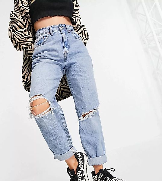 ASOS DESIGN Petite – Lässige Mom-Jeans mit hohem Bund und Rissen in blauer günstig online kaufen