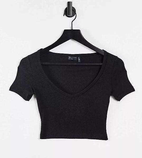 ASOS DESIGN Petite – Figurbetontes, geripptes T-Shirt in Schwarz mit V-Auss günstig online kaufen