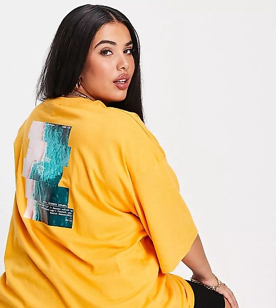 Public Desire Curve x Amber Gill – T-Shirt in Orange in Oversize mit Aufdru günstig online kaufen