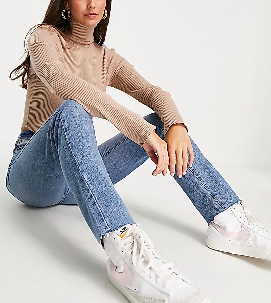 New Look Tall – Jeans mit geradem Bein in Mittelblau günstig online kaufen