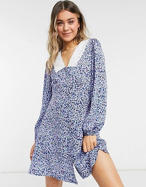 New Look – Minikleid in Blau mit besticktem Kragen und Blumenmuster günstig online kaufen