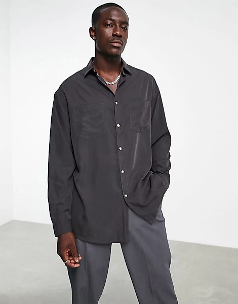 ASOS DESIGN – Kastiges Oversize-Hemd aus Modal in schwarzer Waschung günstig online kaufen