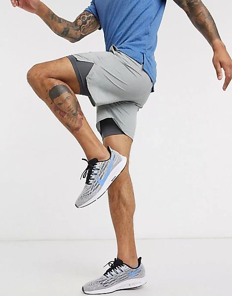 Nike Training – Flex Stride – 2-in-1-Shorts in Grau günstig online kaufen
