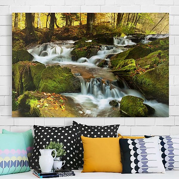 Leinwandbild - Querformat Wasserfall herbstlicher Wald günstig online kaufen