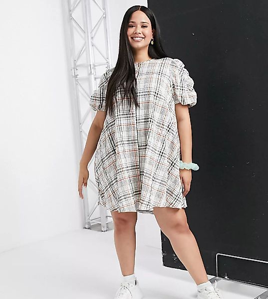 ASOS DESIGN Curve – Minikleid aus Baumwolle mit gerafften Ärmeln und Karomu günstig online kaufen
