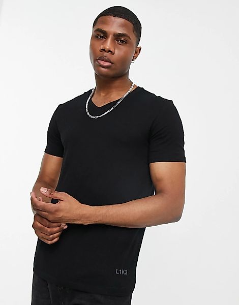 Bershka – T-Shirt in Schwarz mit V-Ausschnitt günstig online kaufen