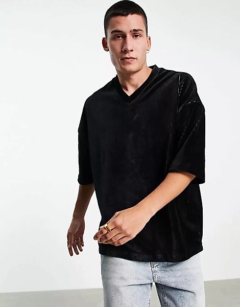 ASOS DESIGN – Oversize-T-Shirt aus geripptem Velours in Schwarz mit V-Aussc günstig online kaufen