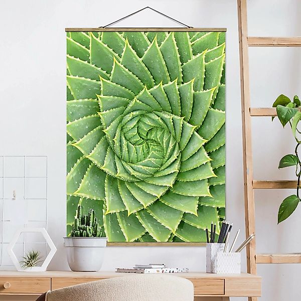 Stoffbild Blumen mit Posterleisten - Hochformat Spiral Aloe günstig online kaufen