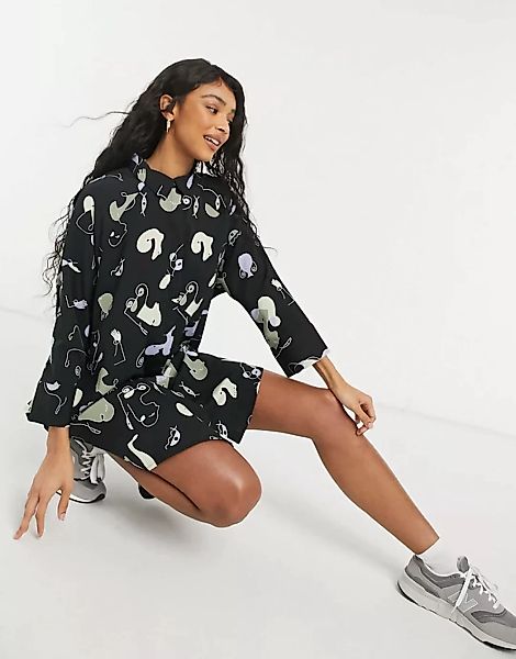 Monki – Moa – Mini-Hemdkleid aus recyceltem Material in Schwarz mit abstrak günstig online kaufen