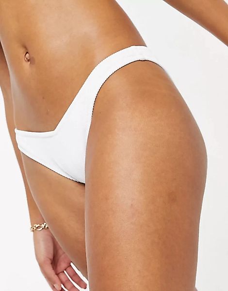 New Look – Geripptes Bikiniunterteil mit V-Design in Weiß günstig online kaufen