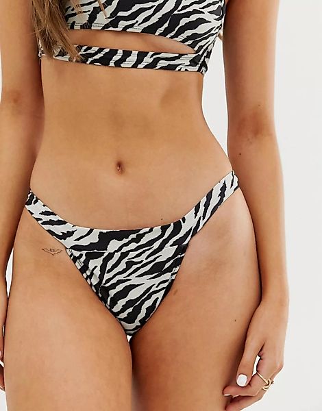 Motel – Tanga-Bikinihose mit hohem Beinausschnitt und Zebra-Print-Mehrfarbi günstig online kaufen