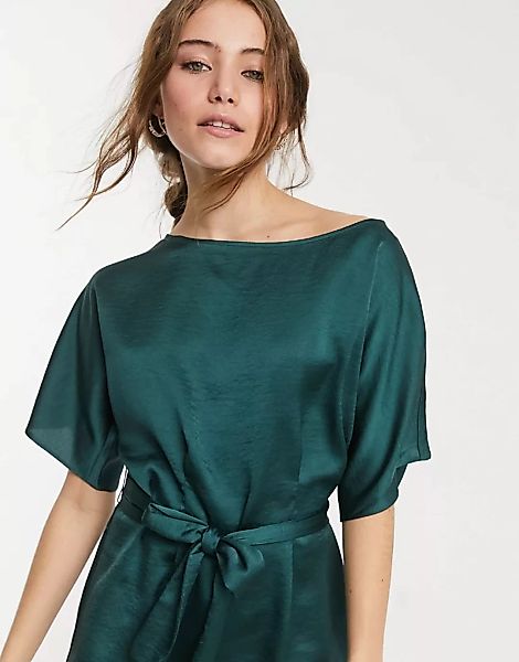 Lipsy – Bluse in Grün mit ausgestellten Ärmeln und Gürtel günstig online kaufen