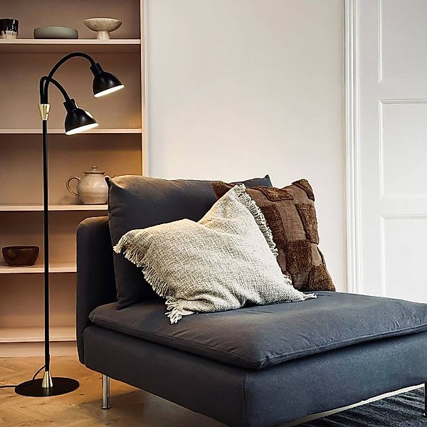 Dyberg Larsen Stehlampe Lilje, schwarz, Höhe 135 cm, 2-flg. günstig online kaufen