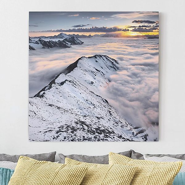 Leinwandbild - Quadrat Blick über Wolken und Berge günstig online kaufen