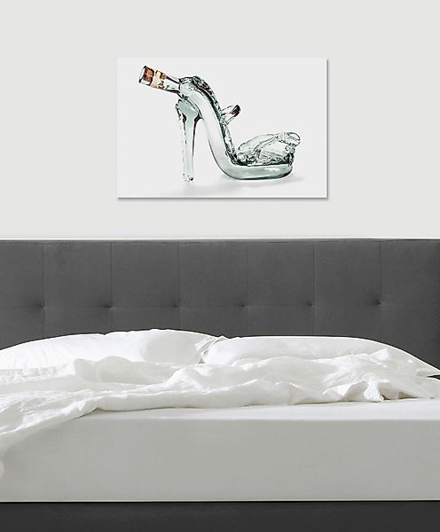 queence Leinwandbild »Glasflasche in S«, Schuh-Schuhe-Kunst-Getränke, Premi günstig online kaufen