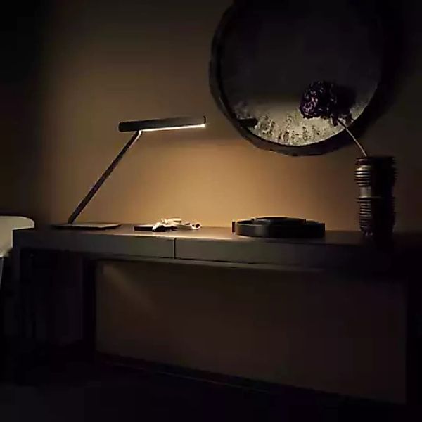 Occhio Taglio Tavolo Fix Tischleuchte LED, Kopf black phantom/Body schwarz günstig online kaufen
