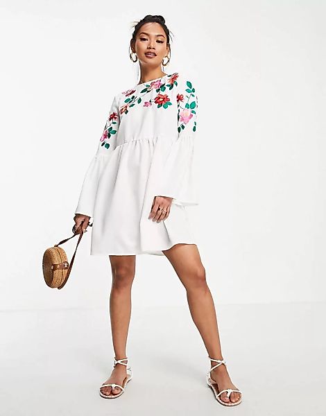 ASOS DESIGN – Besticktes Mini-Hängerkleid mit Trompetenärmeln in Weiß günstig online kaufen