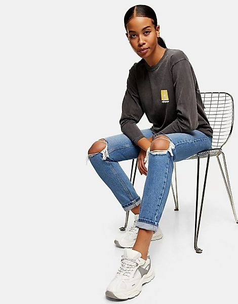 Topshop – Mom-Jeans mit doppelten Knierissen in Mittelblau günstig online kaufen