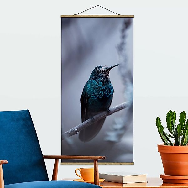 Stoffbild Tiere mit Posterleisten - Hochformat Kolibri im Winter günstig online kaufen