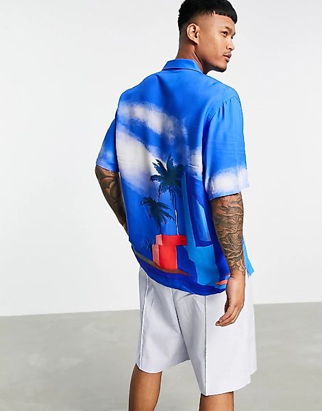 Bershka – Locker geschnittenes Hemd mit Wolkenprint-Blau günstig online kaufen