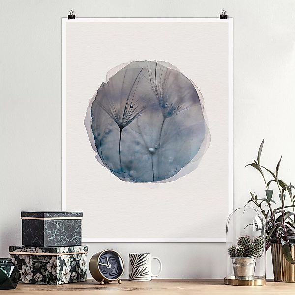 Poster Blumen - Hochformat Wasserfarben - Blaue Federn im Regen günstig online kaufen