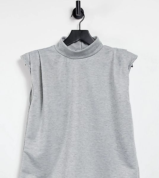 I Saw It First Plus – T-Shirt in Grau mit Schulterpolstern günstig online kaufen