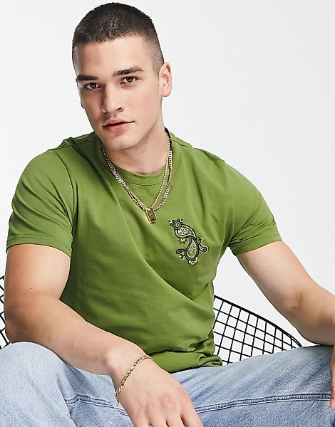 Pretty Green – Wonderwall – T-Shirt in Khaki mit Paisley-Muster-Grün günstig online kaufen
