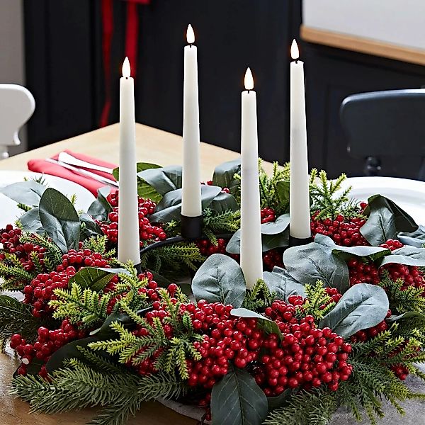 50cm Adventskranz mit roten Beeren inkl. Kerzenhalter und 4er Set TruGlow® günstig online kaufen