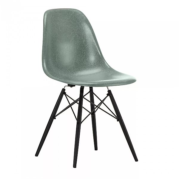 Vitra - Eames Fiberglass Side Chair DSW Ahorn schwarz - meeresschaum grün/S günstig online kaufen