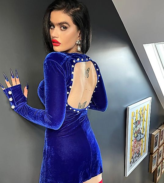 Labelrail x Sophia Hadjipanteli – Minikleid aus Samt in Royalblau mit Perle günstig online kaufen