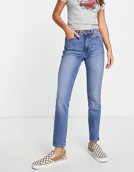 Wrangler – Eng geschnittene Retro-Jeans in wildem Blau günstig online kaufen