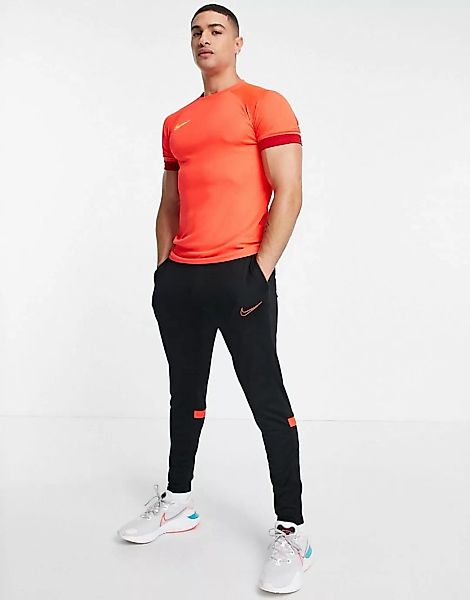 Nike Football – Dri-FIT Academy 21 – Jogginghose in Schwarz und Rot günstig online kaufen