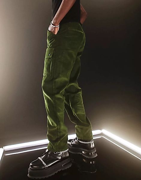 ASOS DESIGN – Locker geschnittene Skater-Hose in Khaki mit Cargotasche-Grün günstig online kaufen