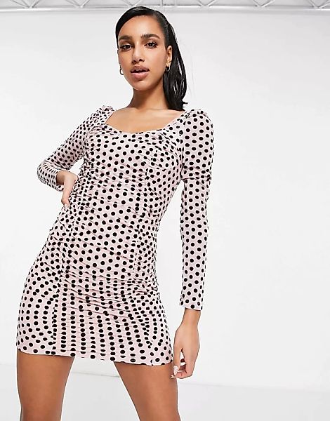 Missguided – Gerüschtes Kleid im Milchmädchen-Stil mit Punkten-Rosa günstig online kaufen