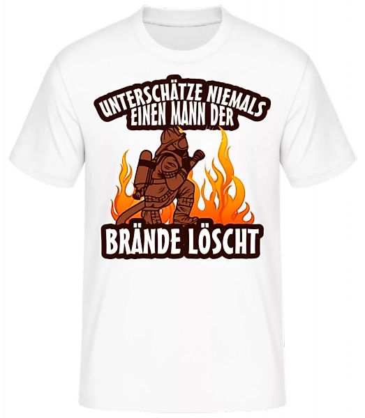 Ein Mann Der Brände Löscht · Männer Basic T-Shirt günstig online kaufen